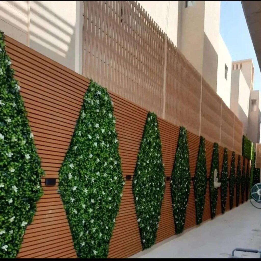 مميزات العشب الصناعي بالطائف مقارنة بالطبيعي